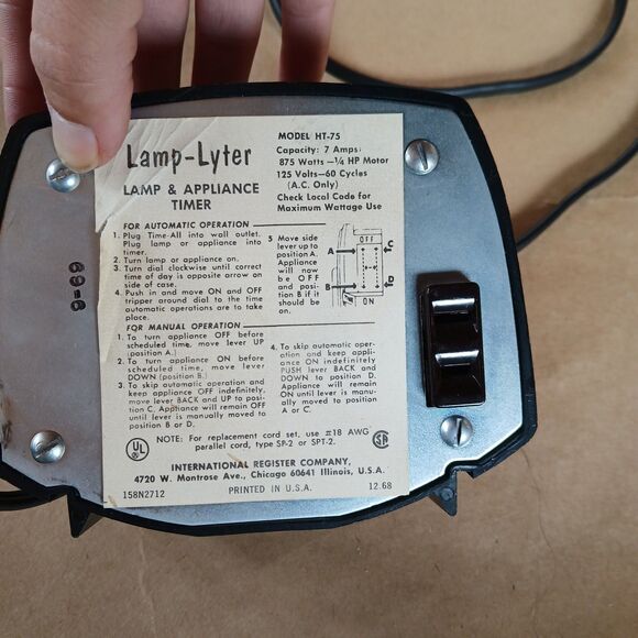 Vintage Lamp-Lyter Lamp & Appliance Black Timer - Model HT-75, 7 Amps, 875 Watts - Picture 4 of 4